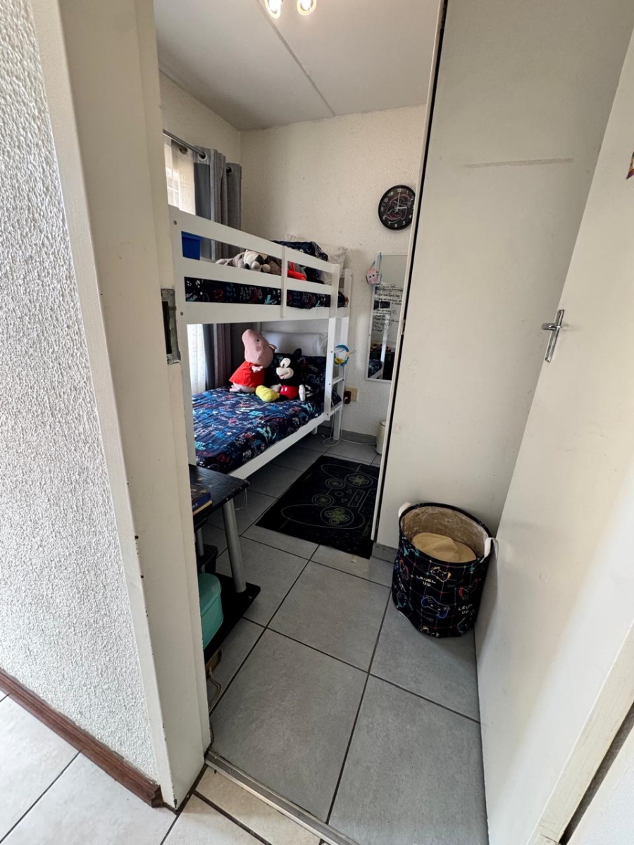 2 Bedroom Property for Sale in Hoogland Gauteng