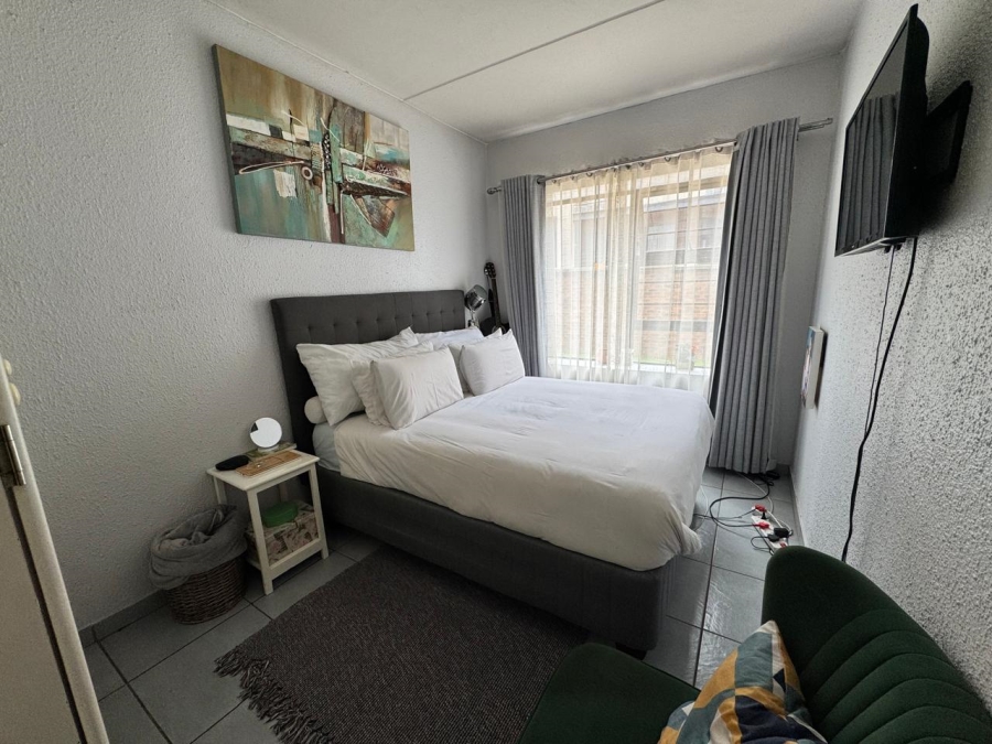 2 Bedroom Property for Sale in Hoogland Gauteng