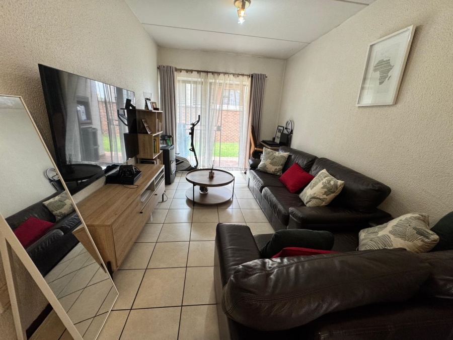 2 Bedroom Property for Sale in Hoogland Gauteng
