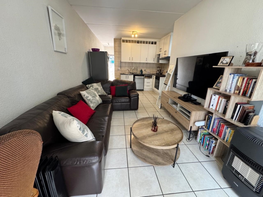 2 Bedroom Property for Sale in Hoogland Gauteng