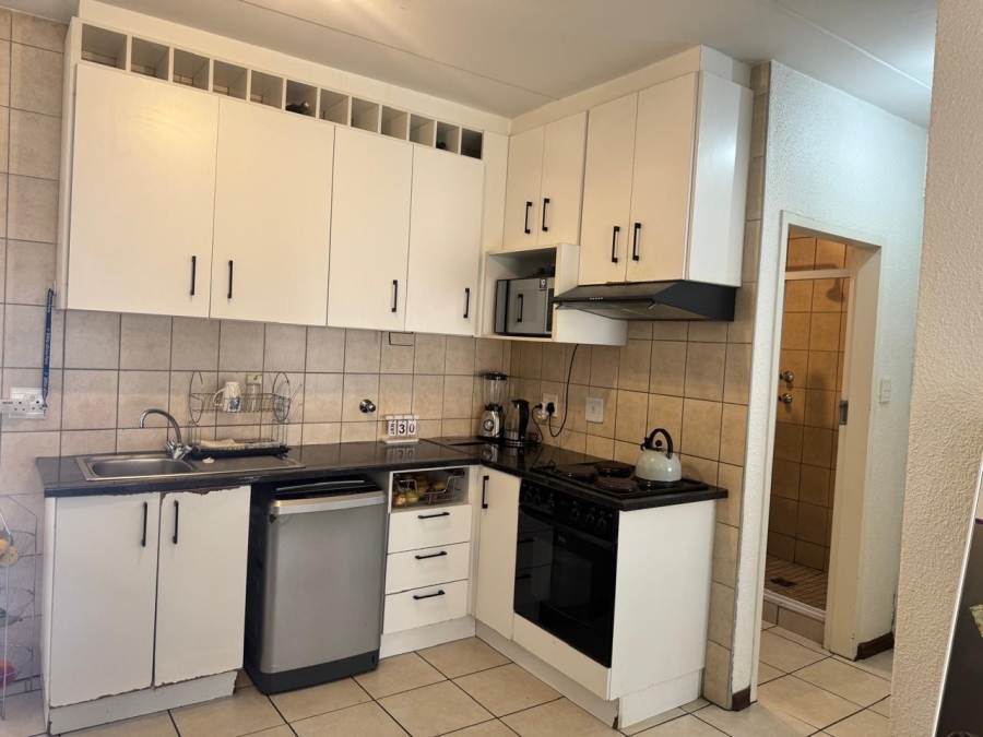 2 Bedroom Property for Sale in Hoogland Gauteng