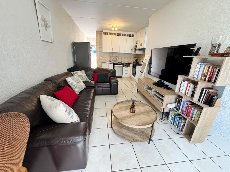 2 Bedroom Property for Sale in Hoogland Gauteng