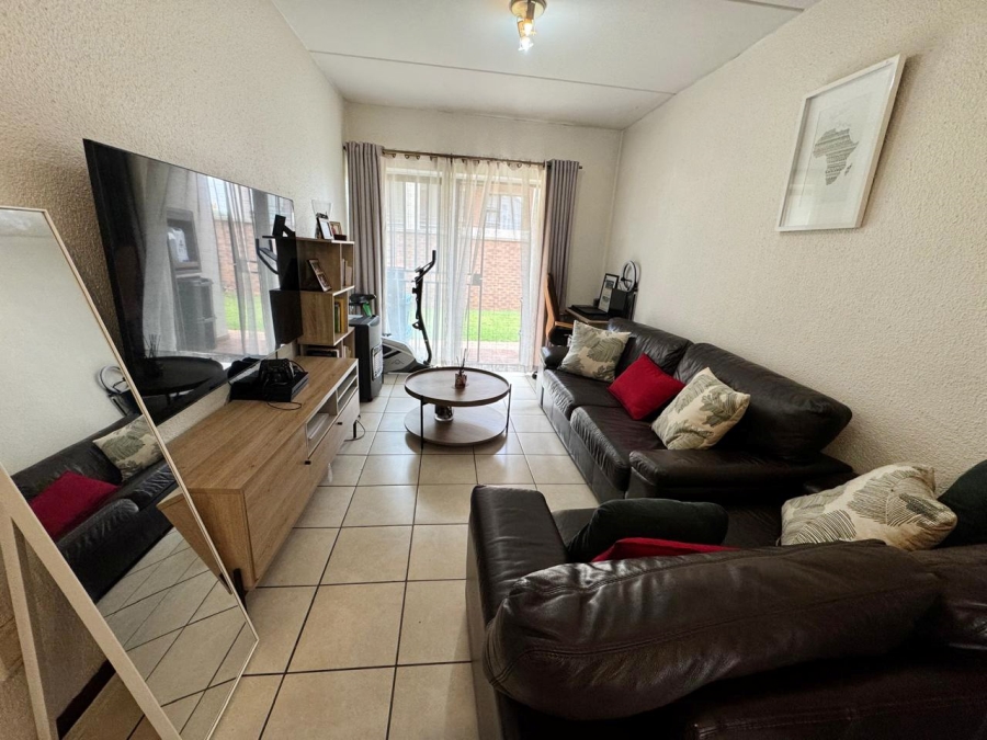2 Bedroom Property for Sale in Hoogland Gauteng