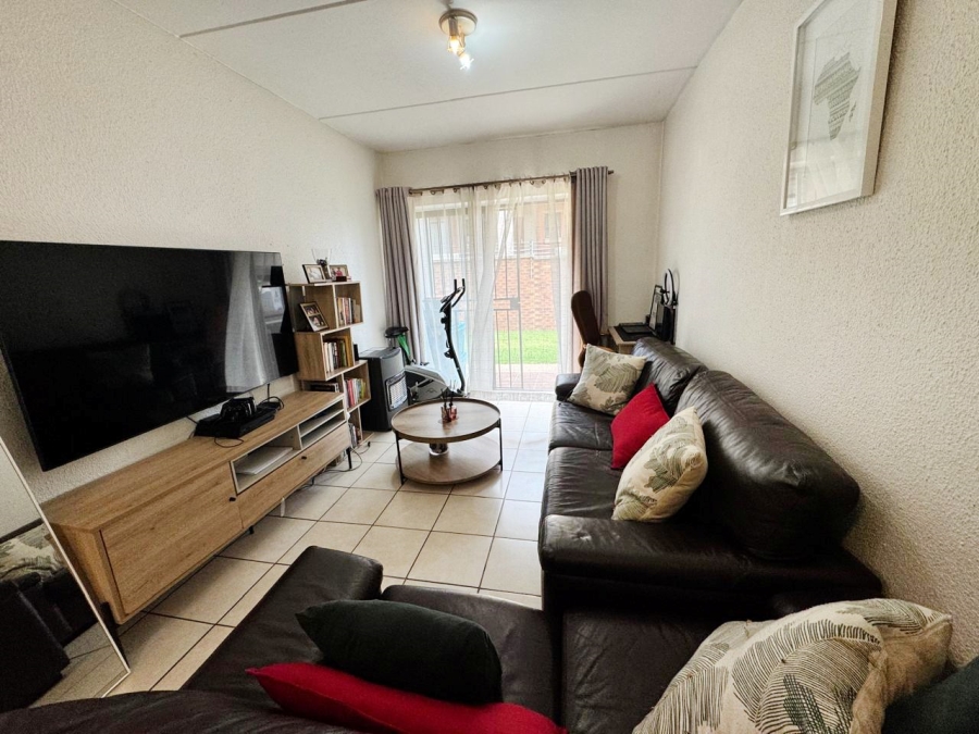 2 Bedroom Property for Sale in Hoogland Gauteng