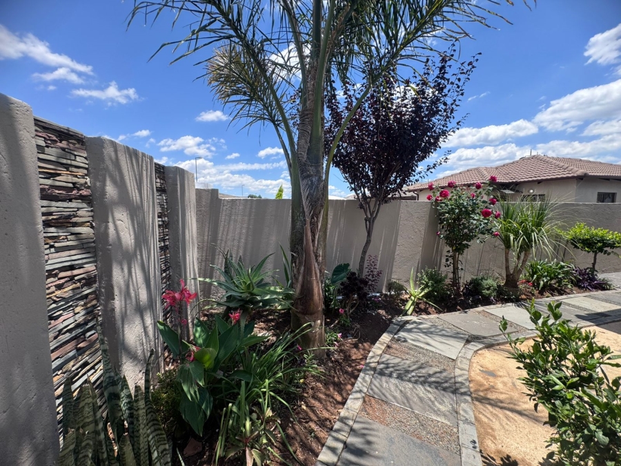 4 Bedroom Property for Sale in Klippoortje Gauteng