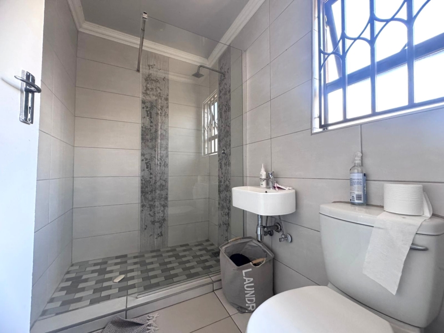 4 Bedroom Property for Sale in Klippoortje Gauteng