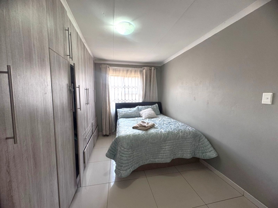 4 Bedroom Property for Sale in Klippoortje Gauteng