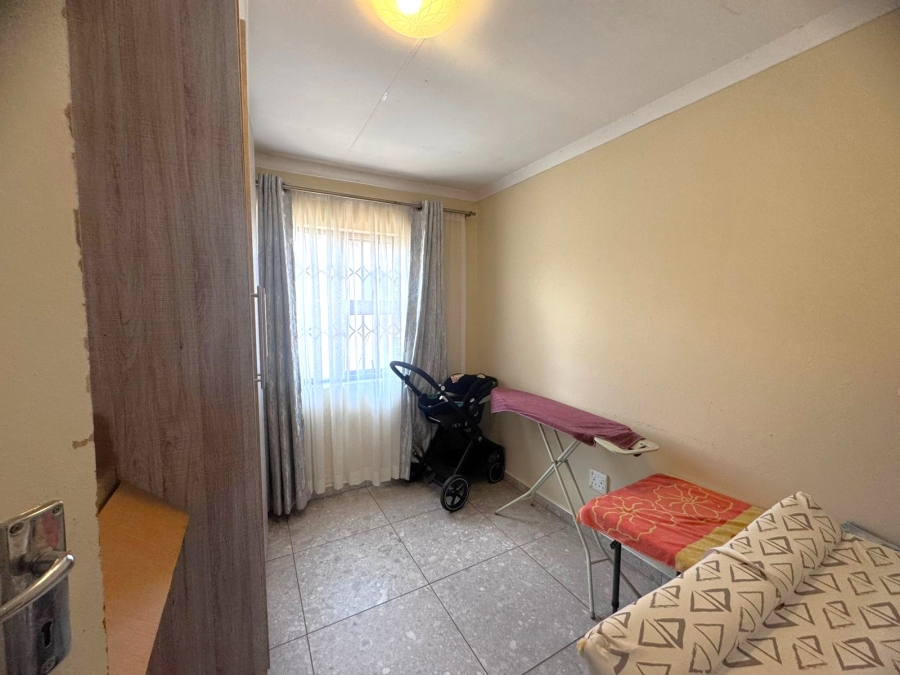 4 Bedroom Property for Sale in Klippoortje Gauteng