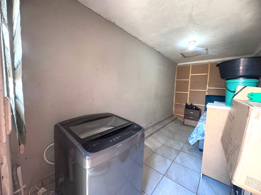 4 Bedroom Property for Sale in Klippoortje Gauteng