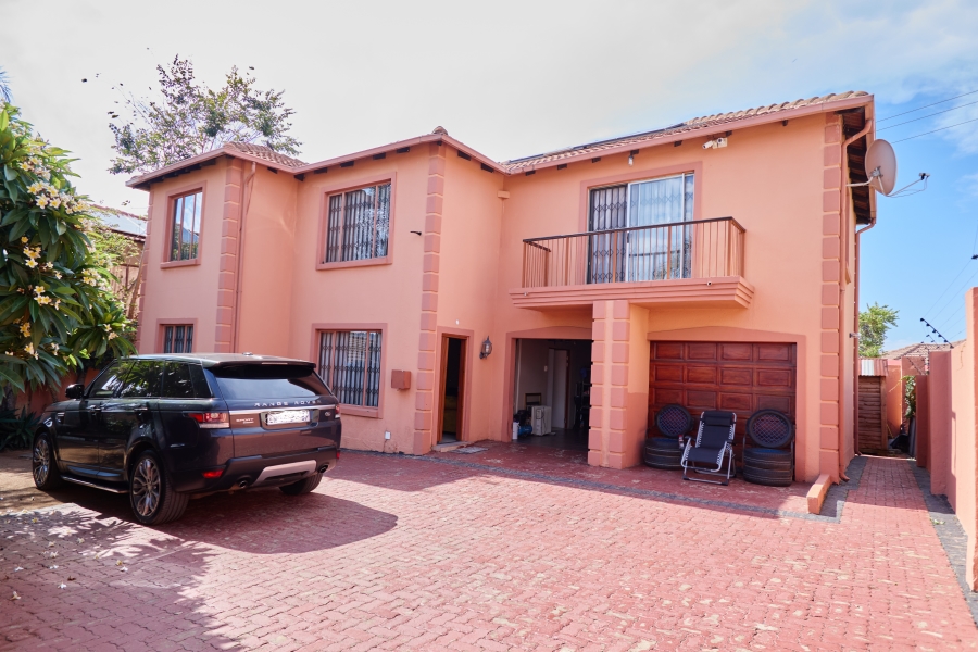 5 Bedroom Property for Sale in Cosmo City Gauteng