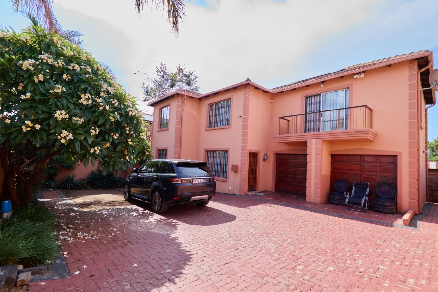 5 Bedroom Property for Sale in Cosmo City Gauteng