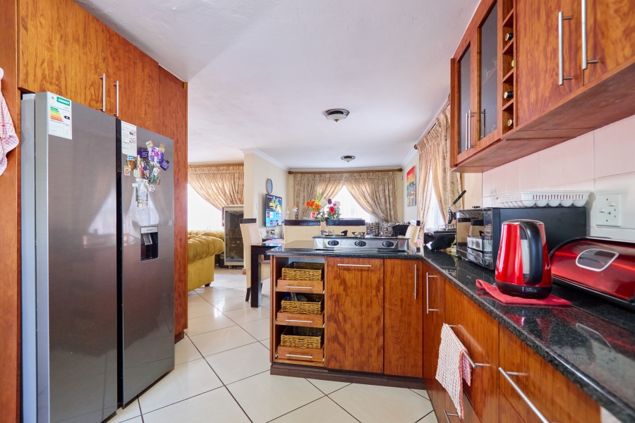 5 Bedroom Property for Sale in Cosmo City Gauteng