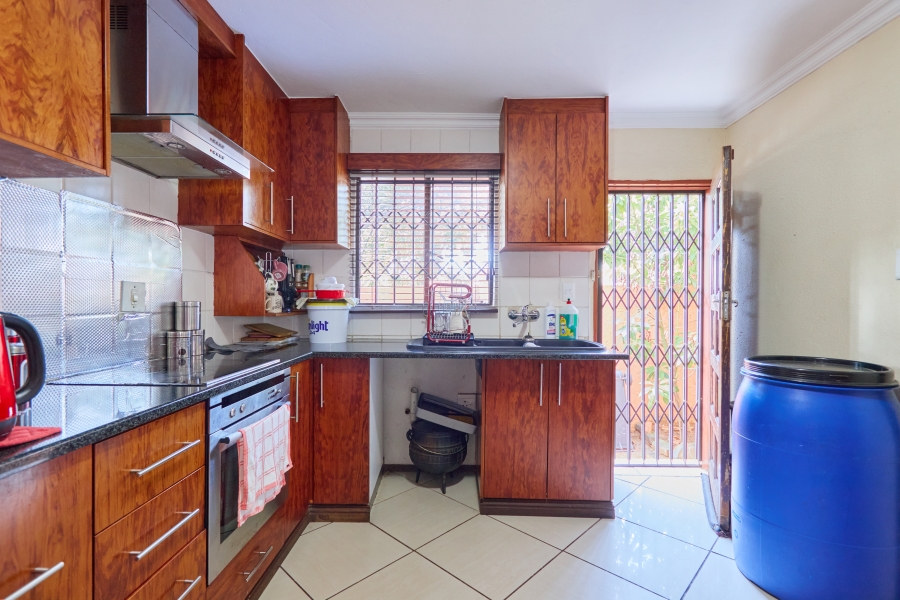 5 Bedroom Property for Sale in Cosmo City Gauteng