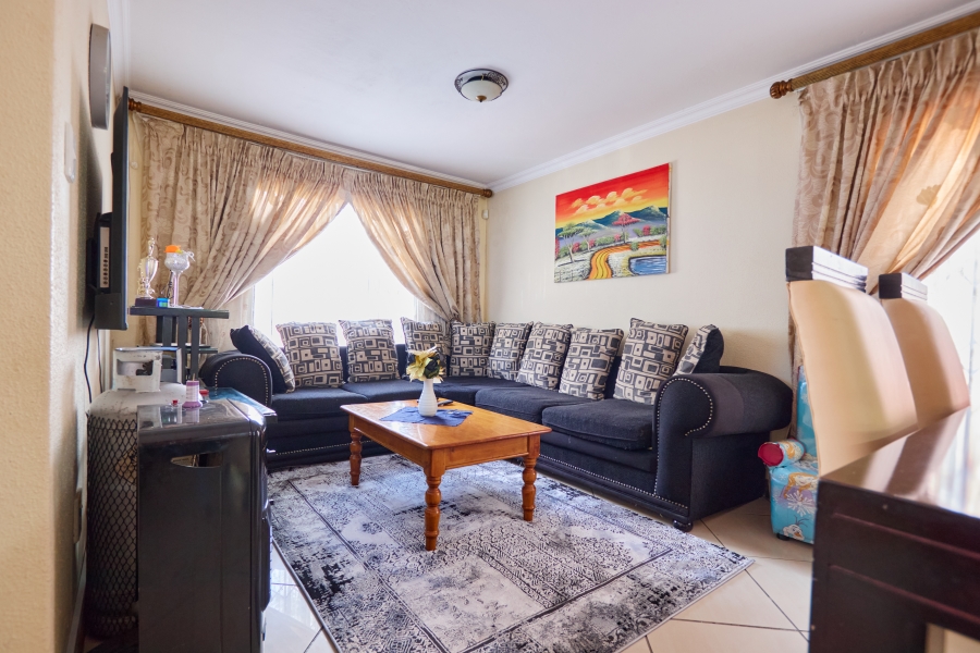 5 Bedroom Property for Sale in Cosmo City Gauteng