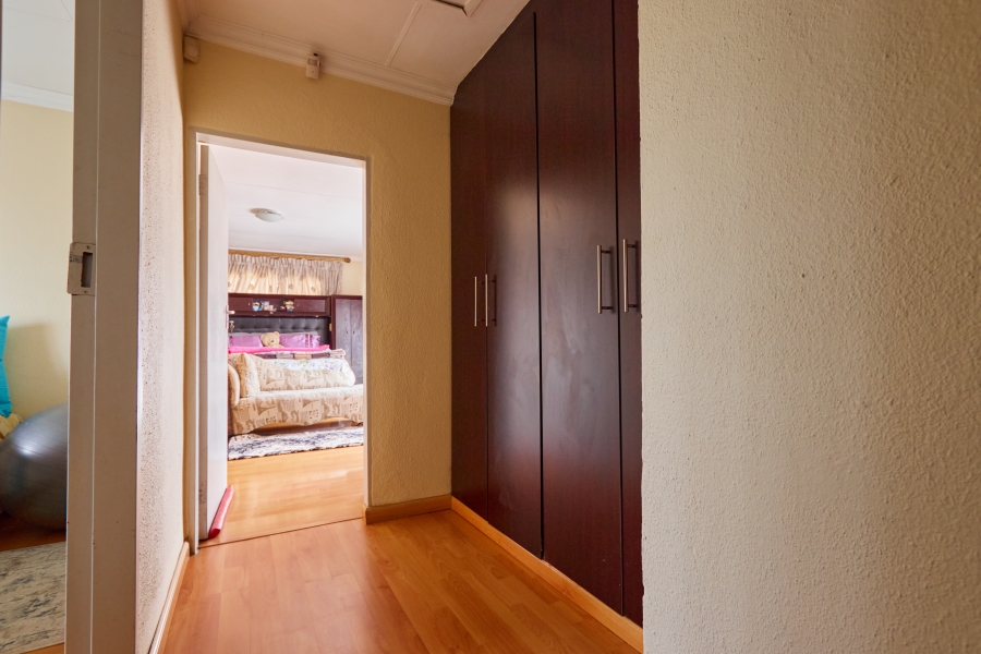 5 Bedroom Property for Sale in Cosmo City Gauteng