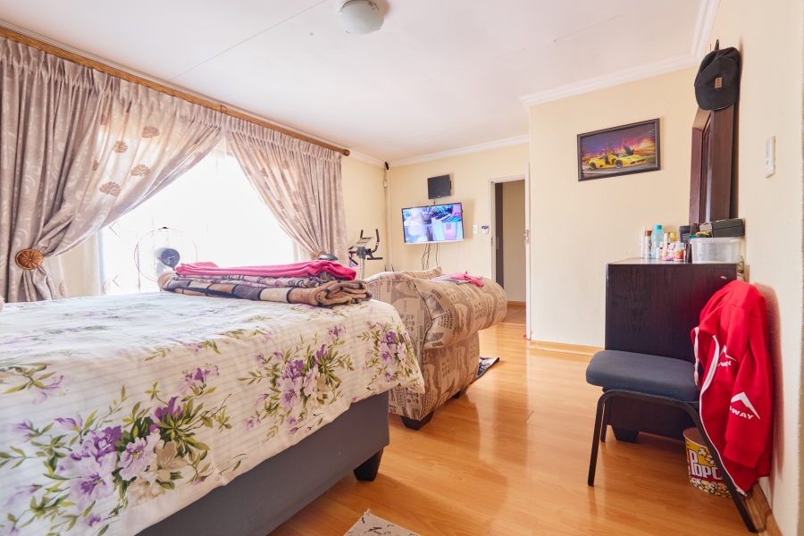 5 Bedroom Property for Sale in Cosmo City Gauteng