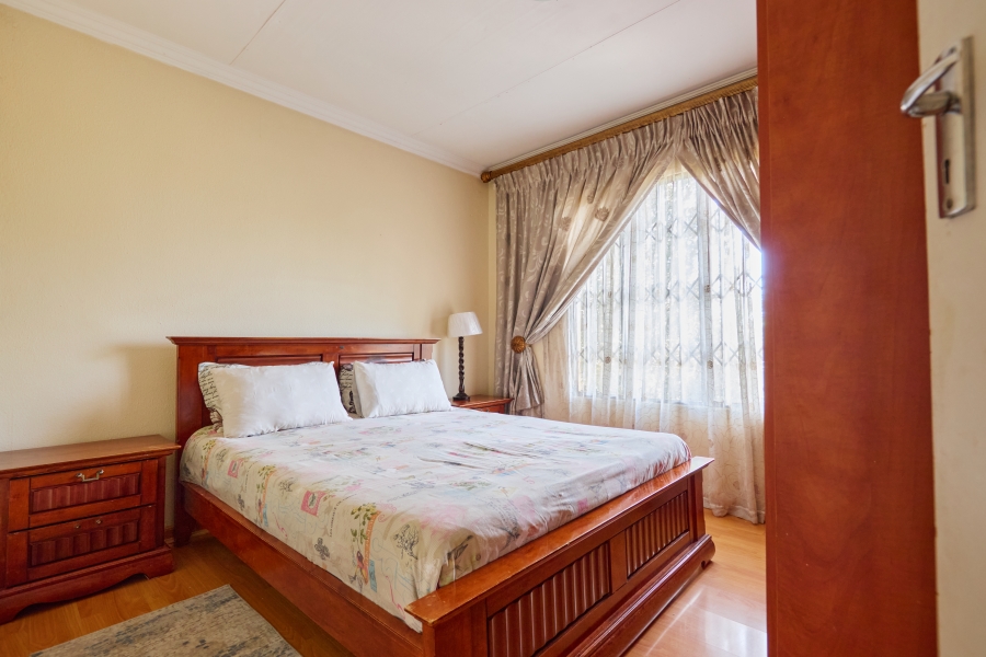 5 Bedroom Property for Sale in Cosmo City Gauteng