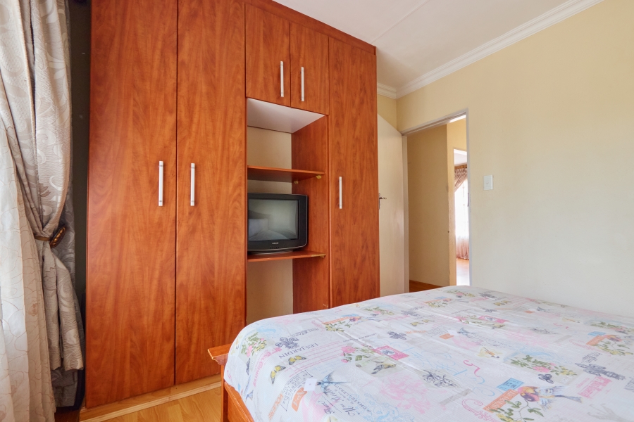 5 Bedroom Property for Sale in Cosmo City Gauteng