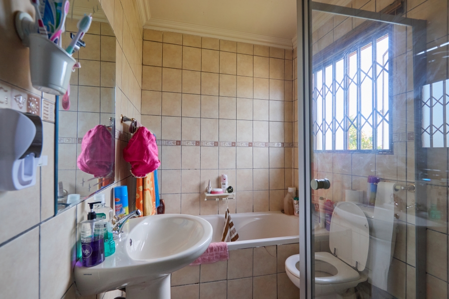 5 Bedroom Property for Sale in Cosmo City Gauteng