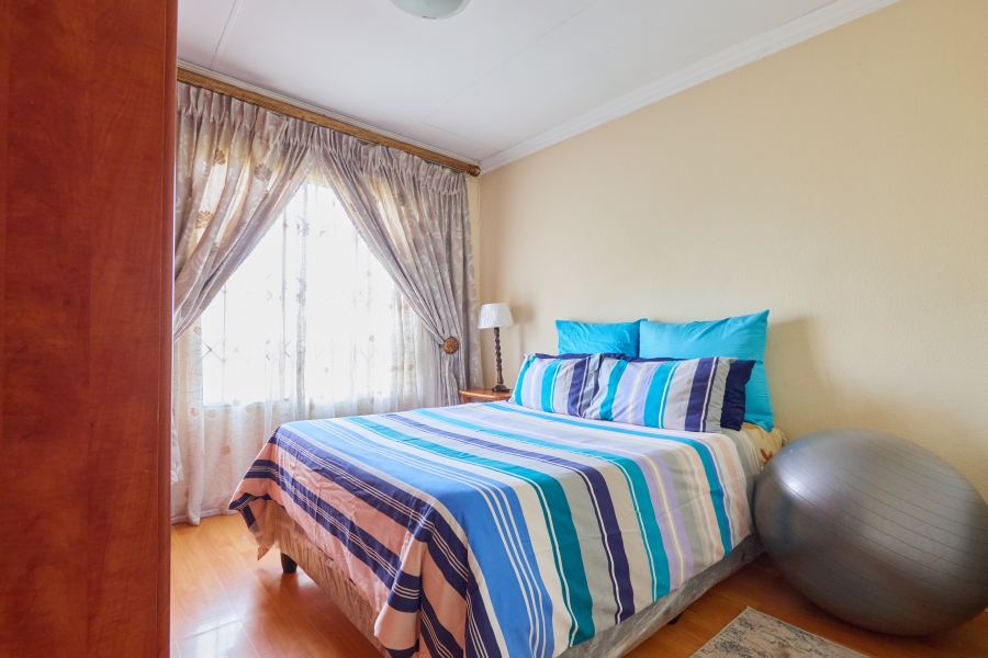 5 Bedroom Property for Sale in Cosmo City Gauteng