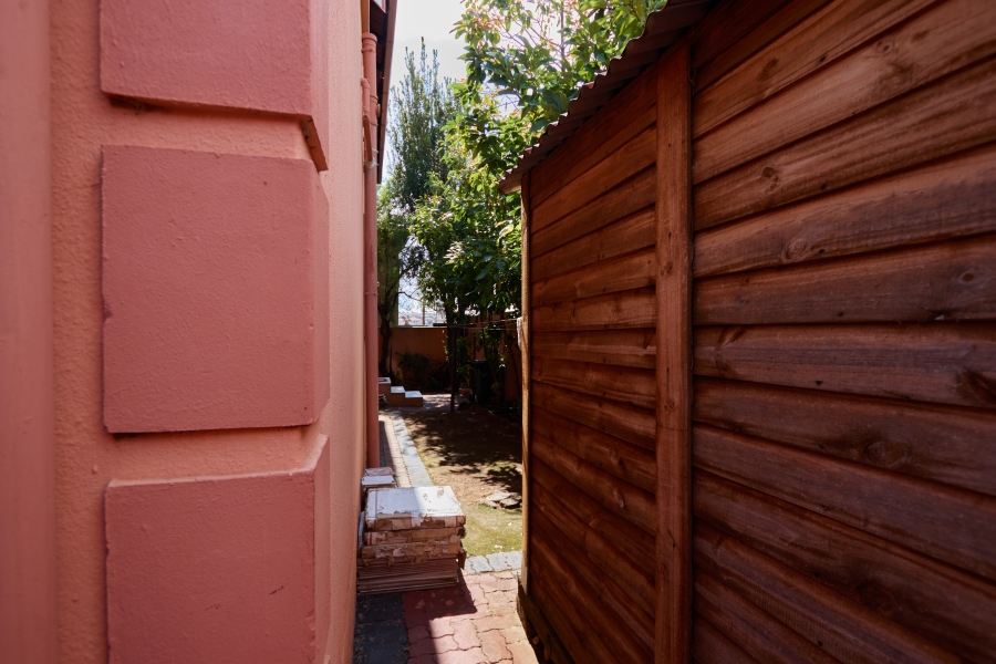 5 Bedroom Property for Sale in Cosmo City Gauteng