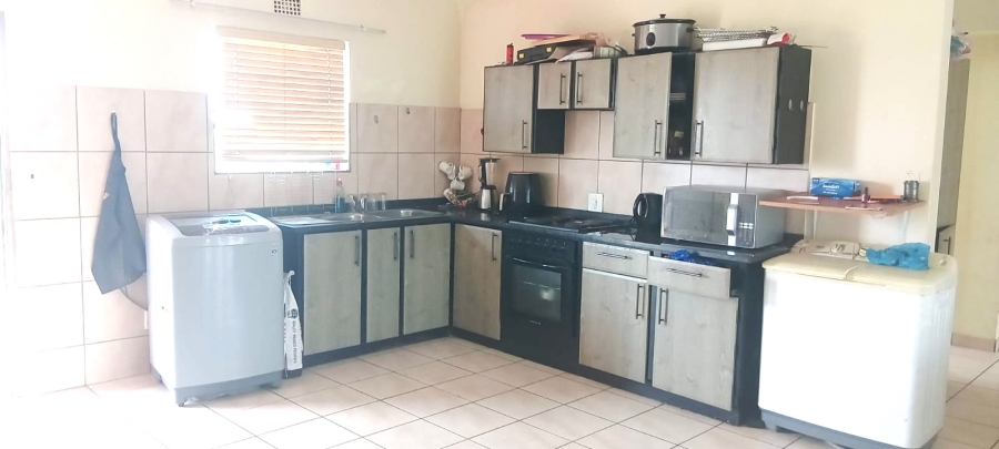 2 Bedroom Property for Sale in Ravenswood Gauteng