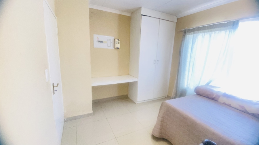 2 Bedroom Property for Sale in Honeypark Gauteng