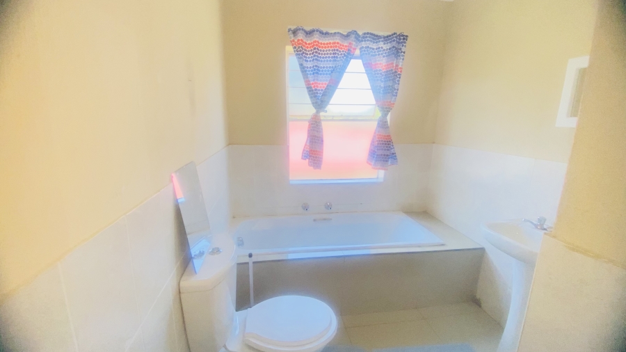 2 Bedroom Property for Sale in Honeypark Gauteng