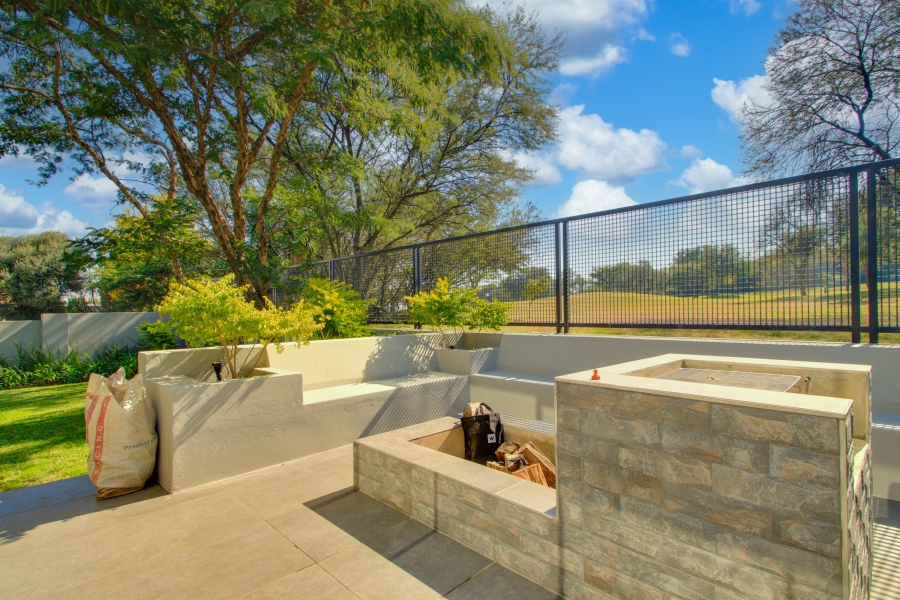 To Let 4 Bedroom Property for Rent in Dainfern Golf Estate Gauteng