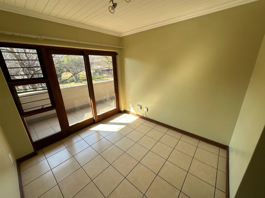 2 Bedroom Property for Sale in Waverley Gauteng