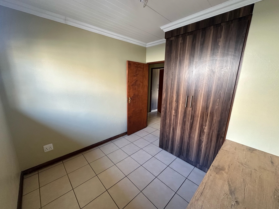 2 Bedroom Property for Sale in Waverley Gauteng