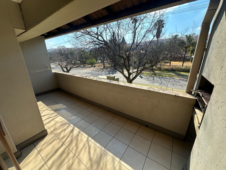 2 Bedroom Property for Sale in Waverley Gauteng