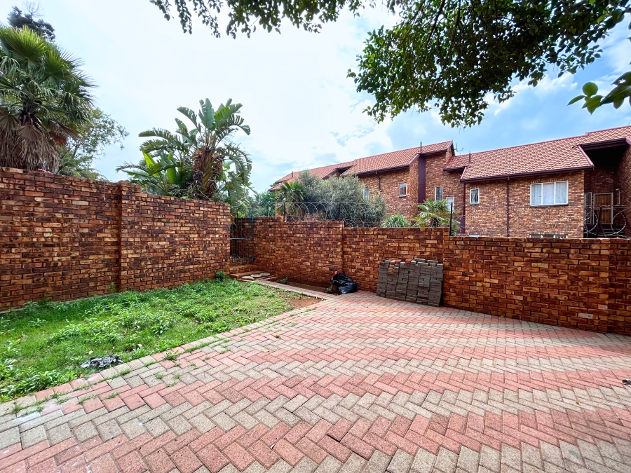 2 Bedroom Property for Sale in Zwartkop Gauteng