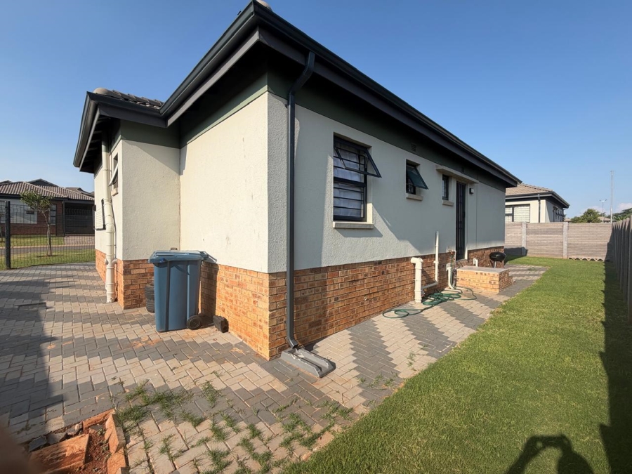 3 Bedroom Property for Sale in Lotus Gardens Gauteng