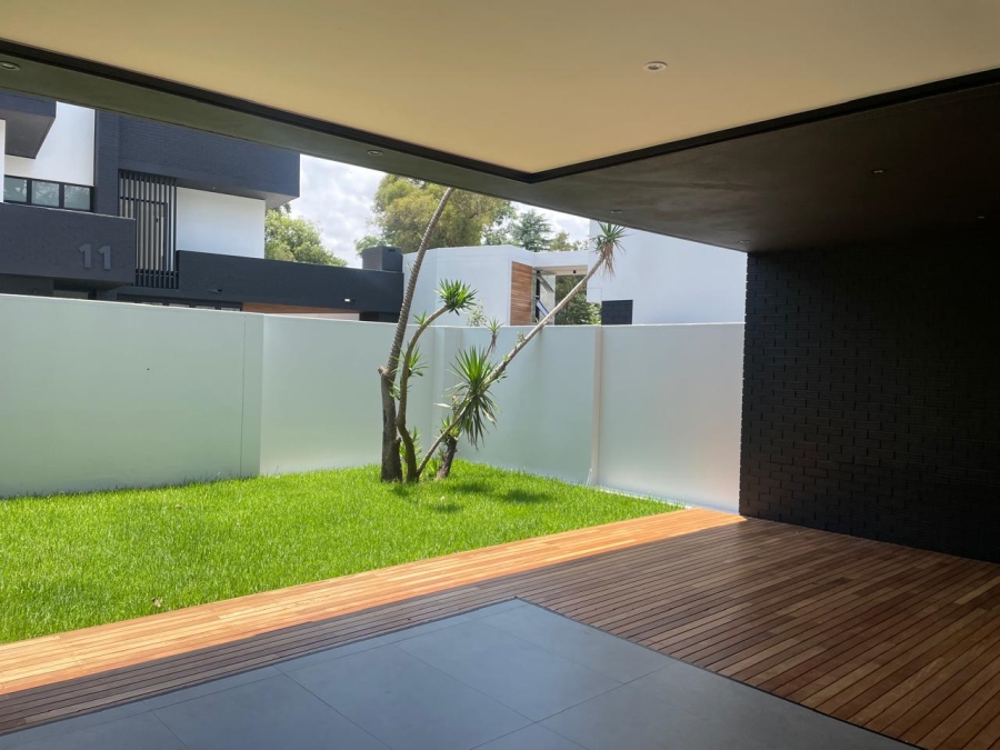 To Let 4 Bedroom Property for Rent in Bryanston Gauteng