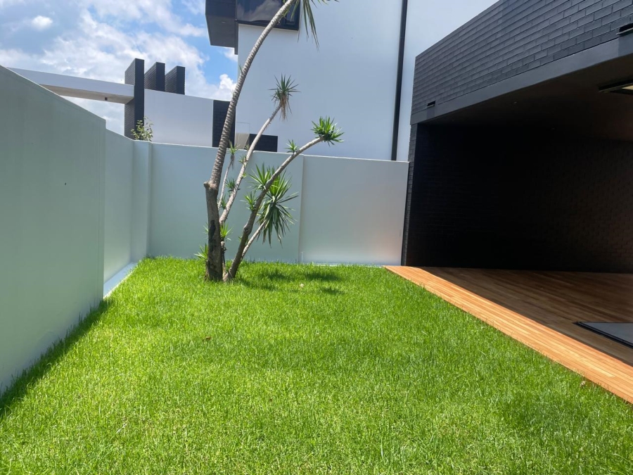 To Let 4 Bedroom Property for Rent in Bryanston Gauteng