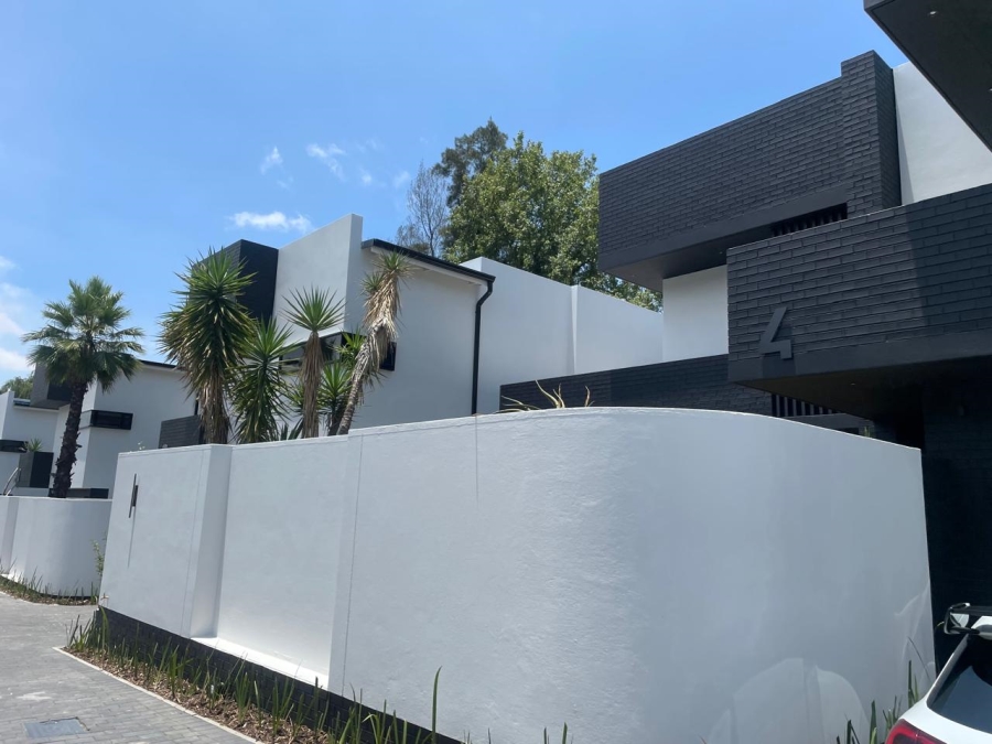 To Let 4 Bedroom Property for Rent in Bryanston Gauteng