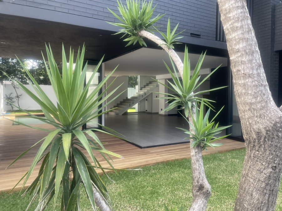 To Let 4 Bedroom Property for Rent in Bryanston Gauteng