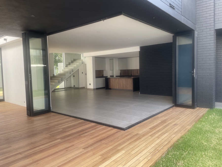 To Let 4 Bedroom Property for Rent in Bryanston Gauteng