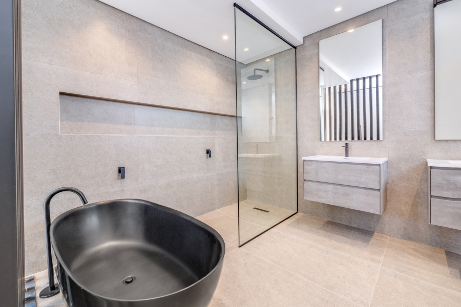 To Let 4 Bedroom Property for Rent in Bryanston Gauteng