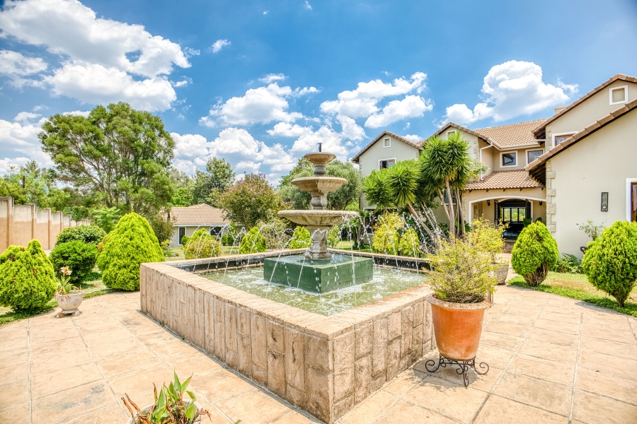 5 Bedroom Property for Sale in Chartwell Gauteng