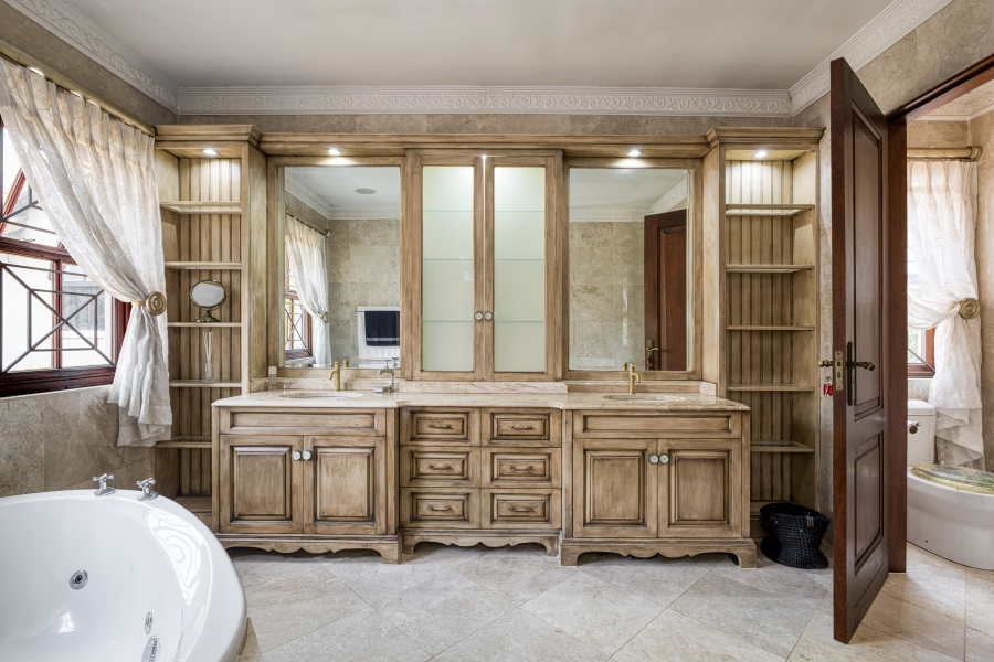 5 Bedroom Property for Sale in Chartwell Gauteng