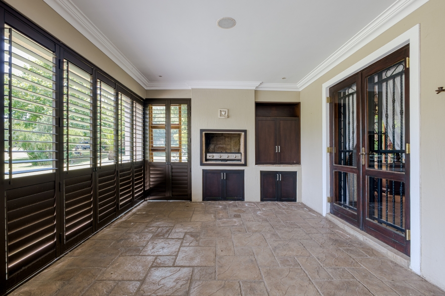 5 Bedroom Property for Sale in Chartwell Gauteng