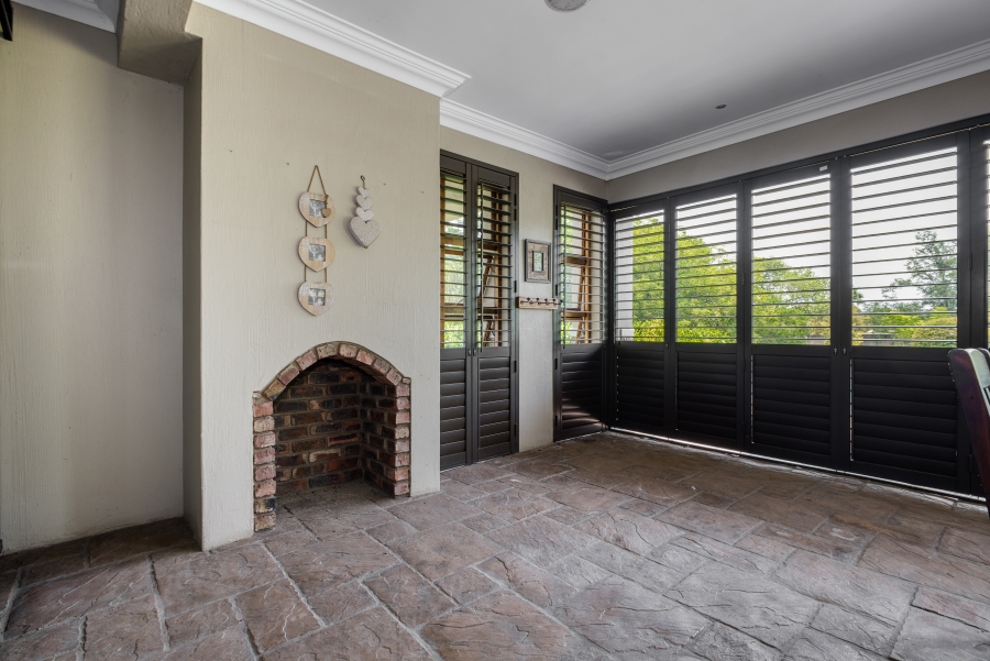 5 Bedroom Property for Sale in Chartwell Gauteng