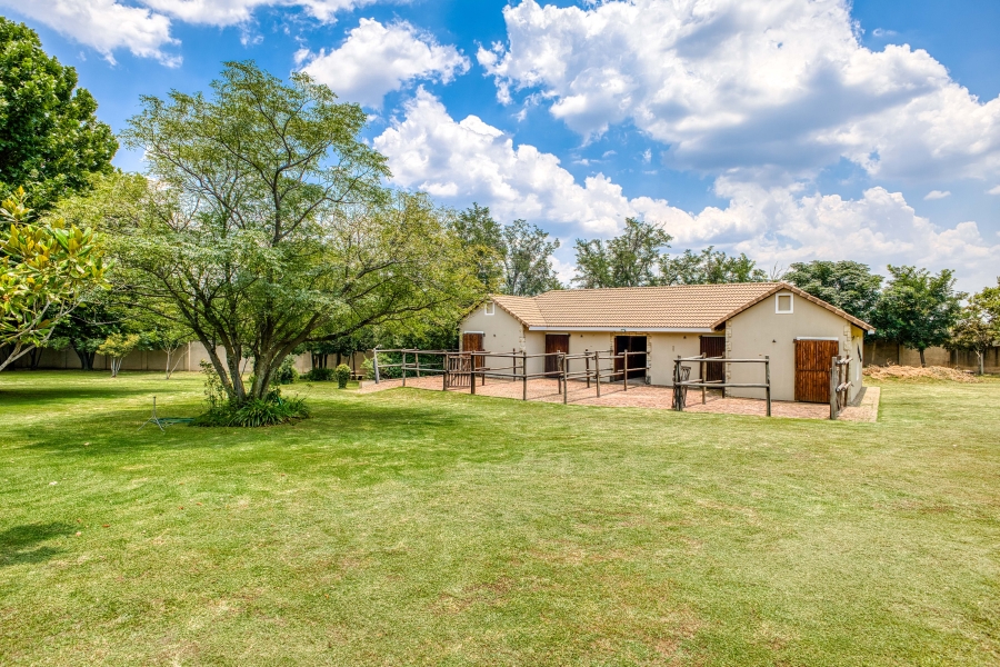 5 Bedroom Property for Sale in Chartwell Gauteng