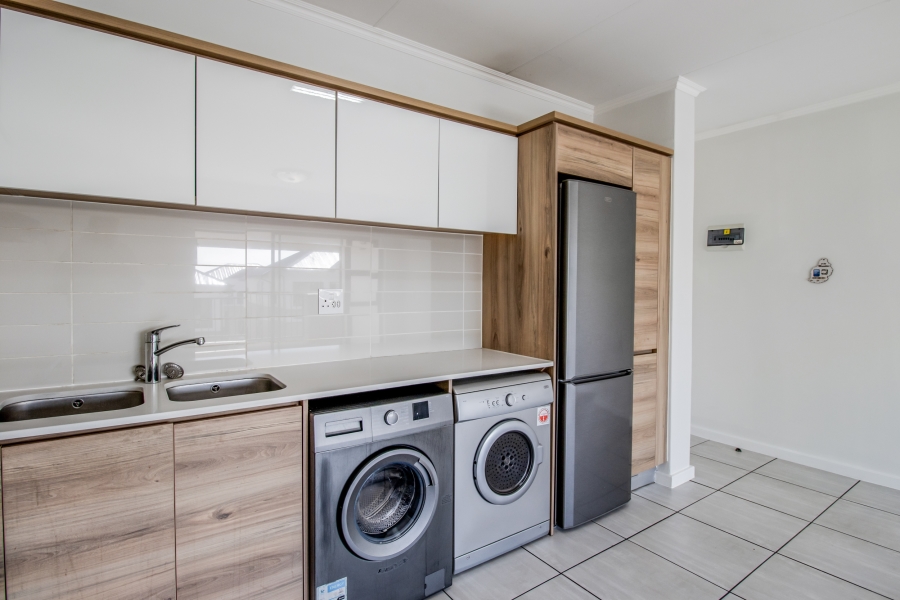 To Let 1 Bedroom Property for Rent in Waterfall Country Estate Gauteng