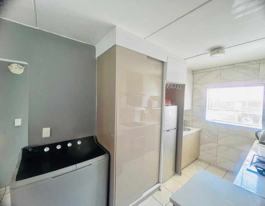 2 Bedroom Property for Sale in Crystal Park Gauteng