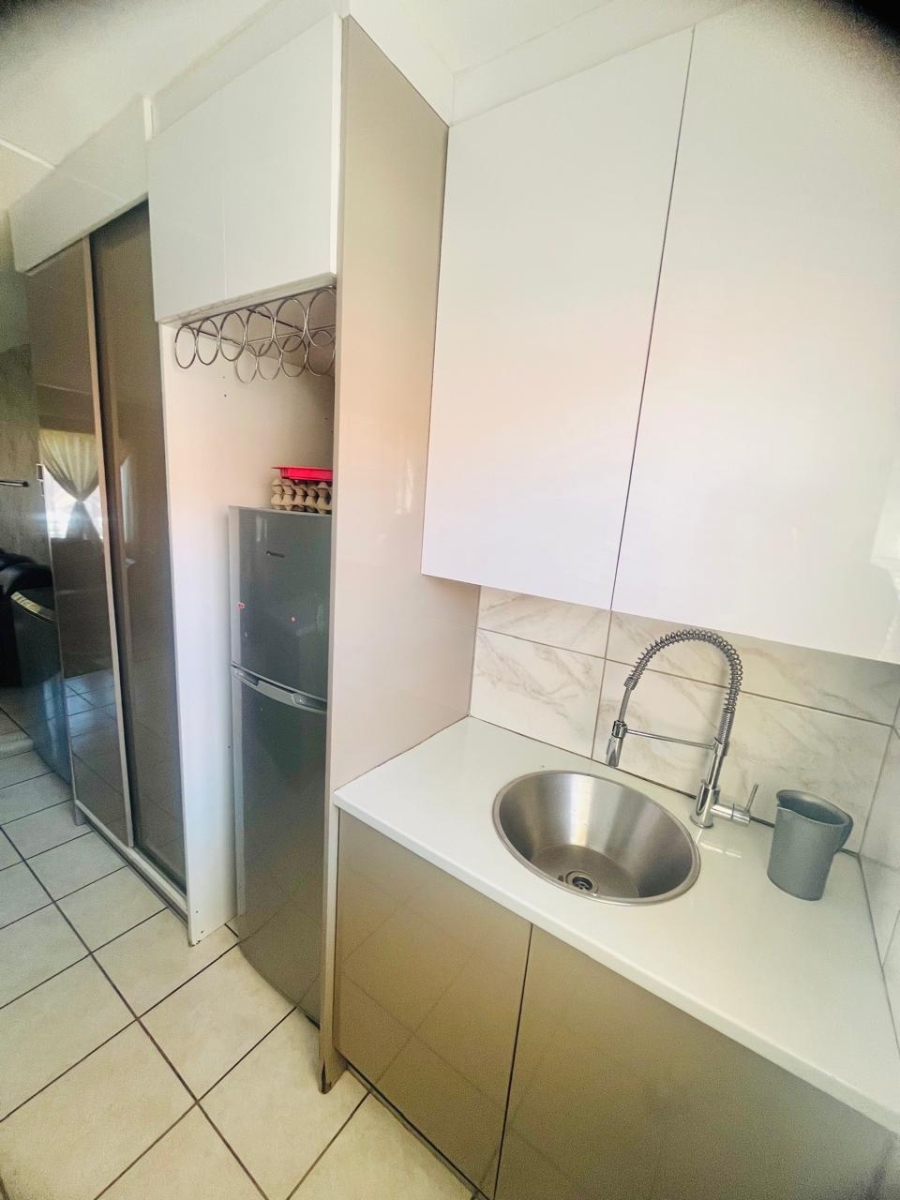 2 Bedroom Property for Sale in Crystal Park Gauteng