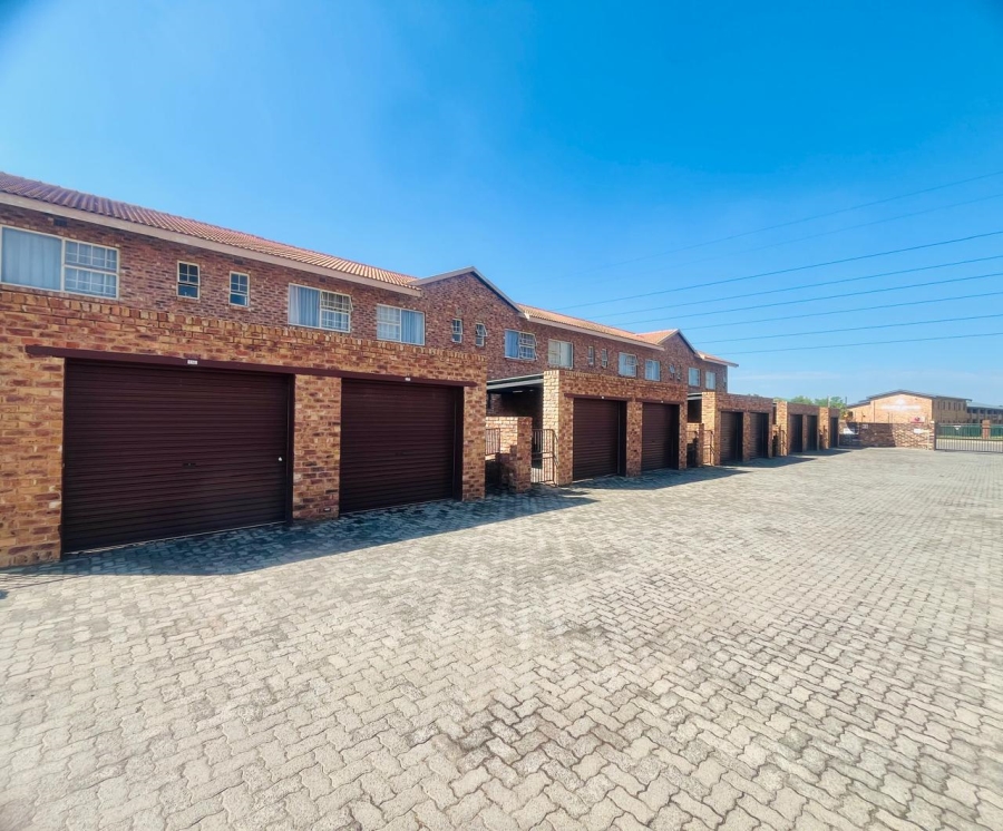 2 Bedroom Property for Sale in Crystal Park Gauteng