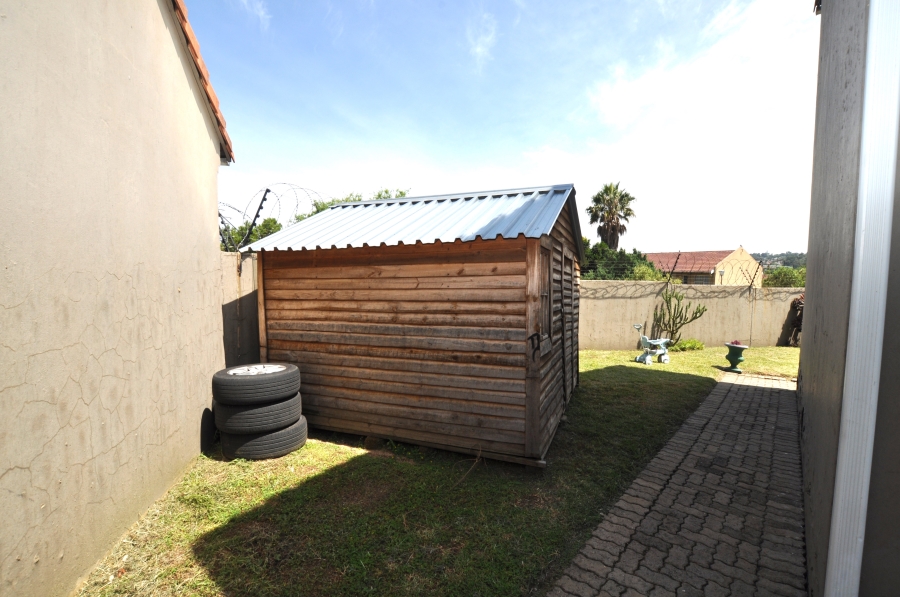 2 Bedroom Property for Sale in Vorna Valley Gauteng